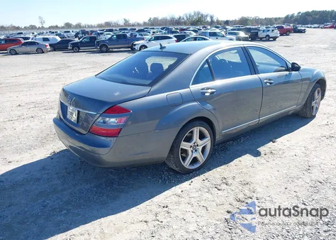 2007 Mercedes-Benz S 550 z USA, uszkodzony, nr VIN WDDNG71X47A122845